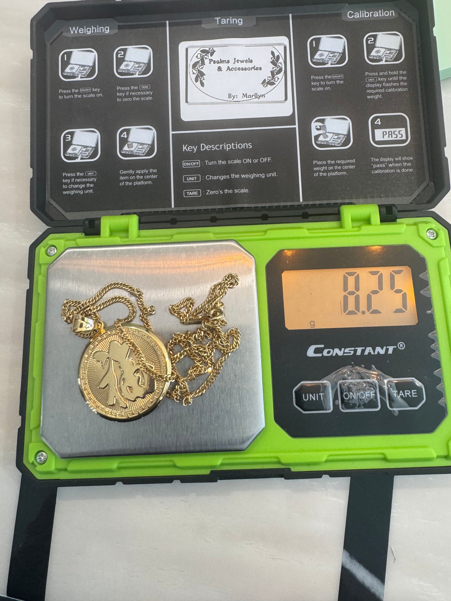 Cadena chain w/ medallion
