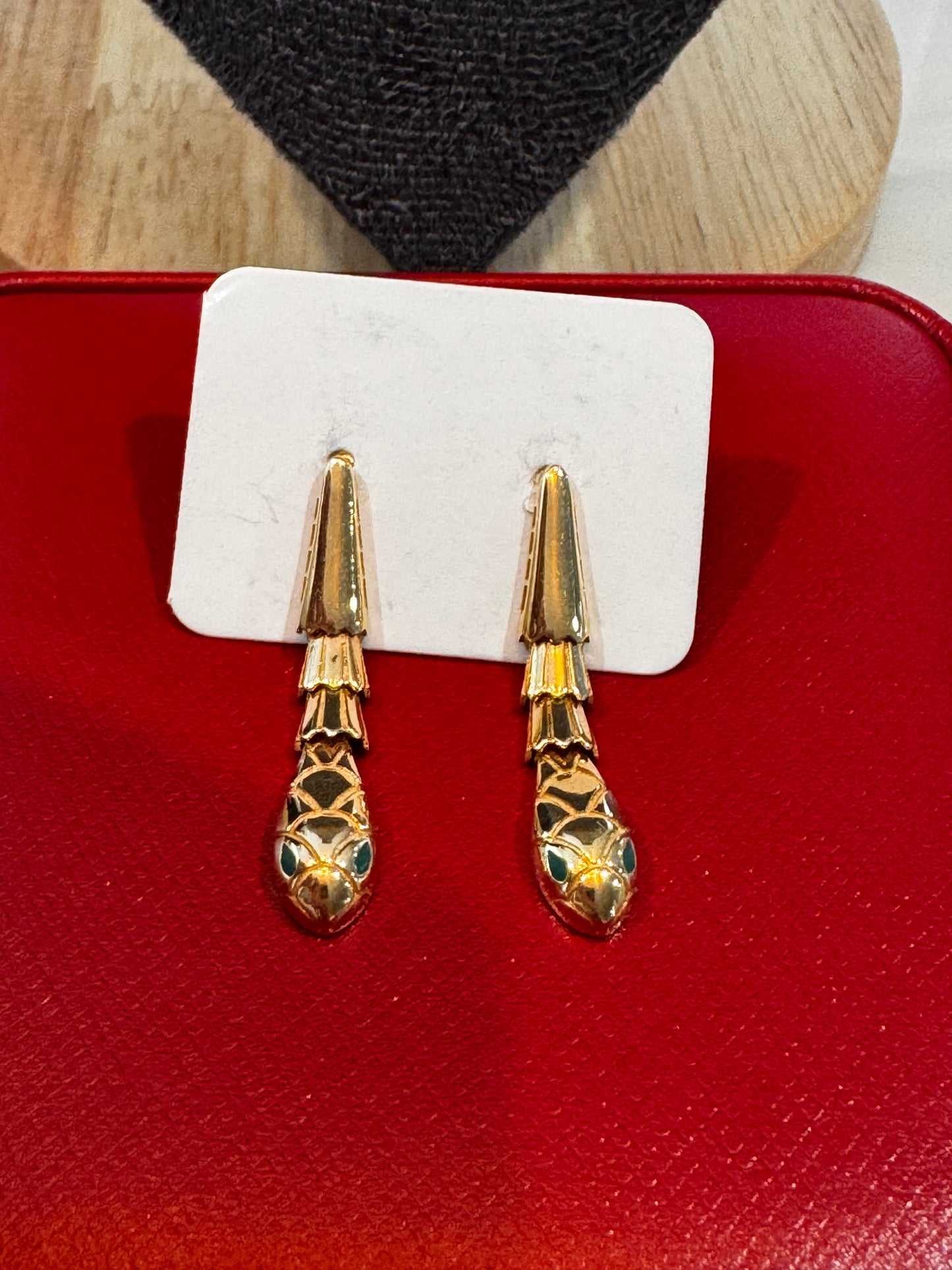 Drop earring serpent