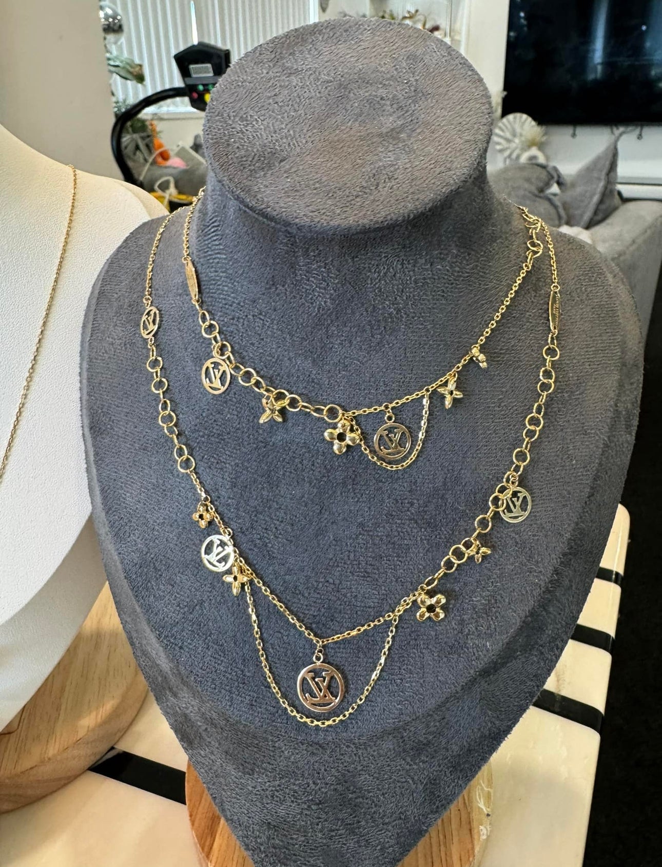 Station charmed necklace set