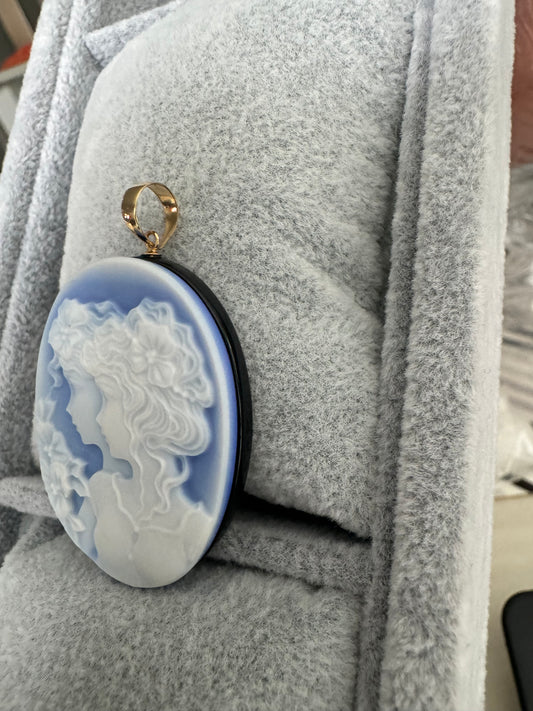 Blue agate pendant