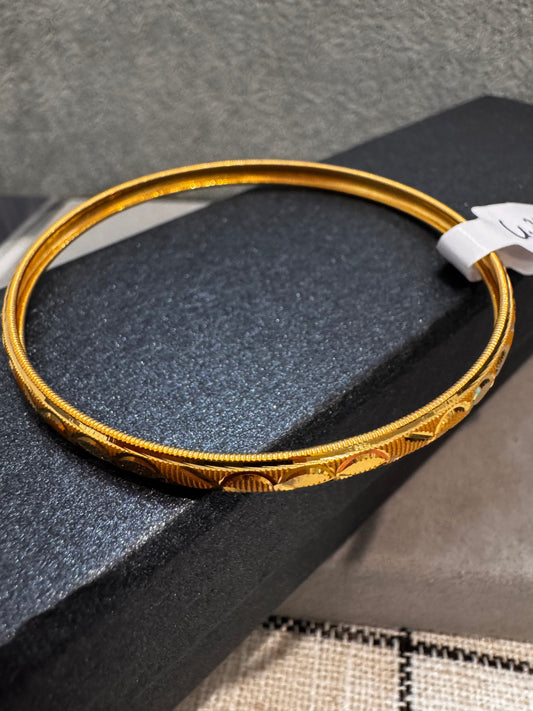 18k clip bangle