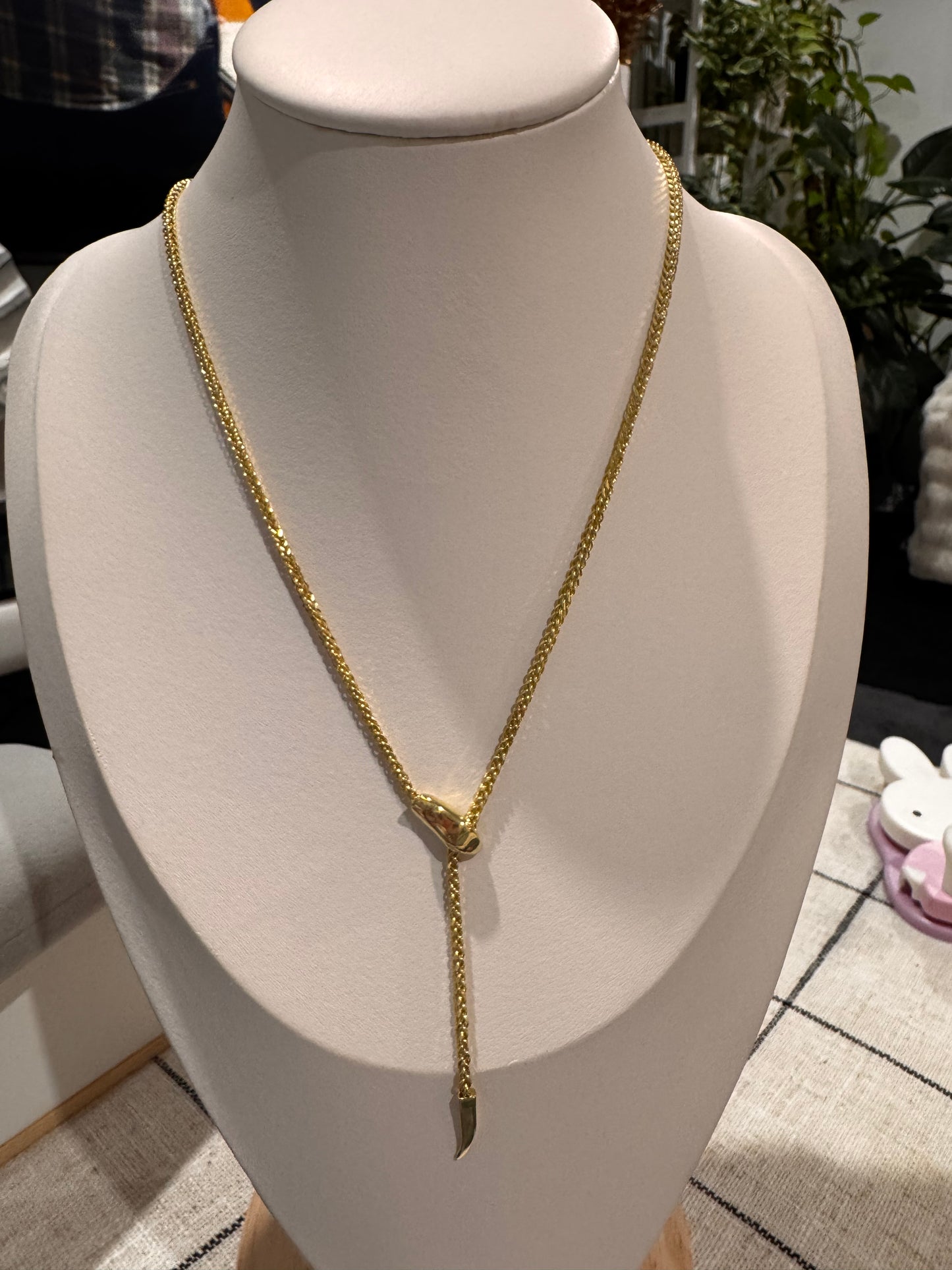 Serpent design necklace