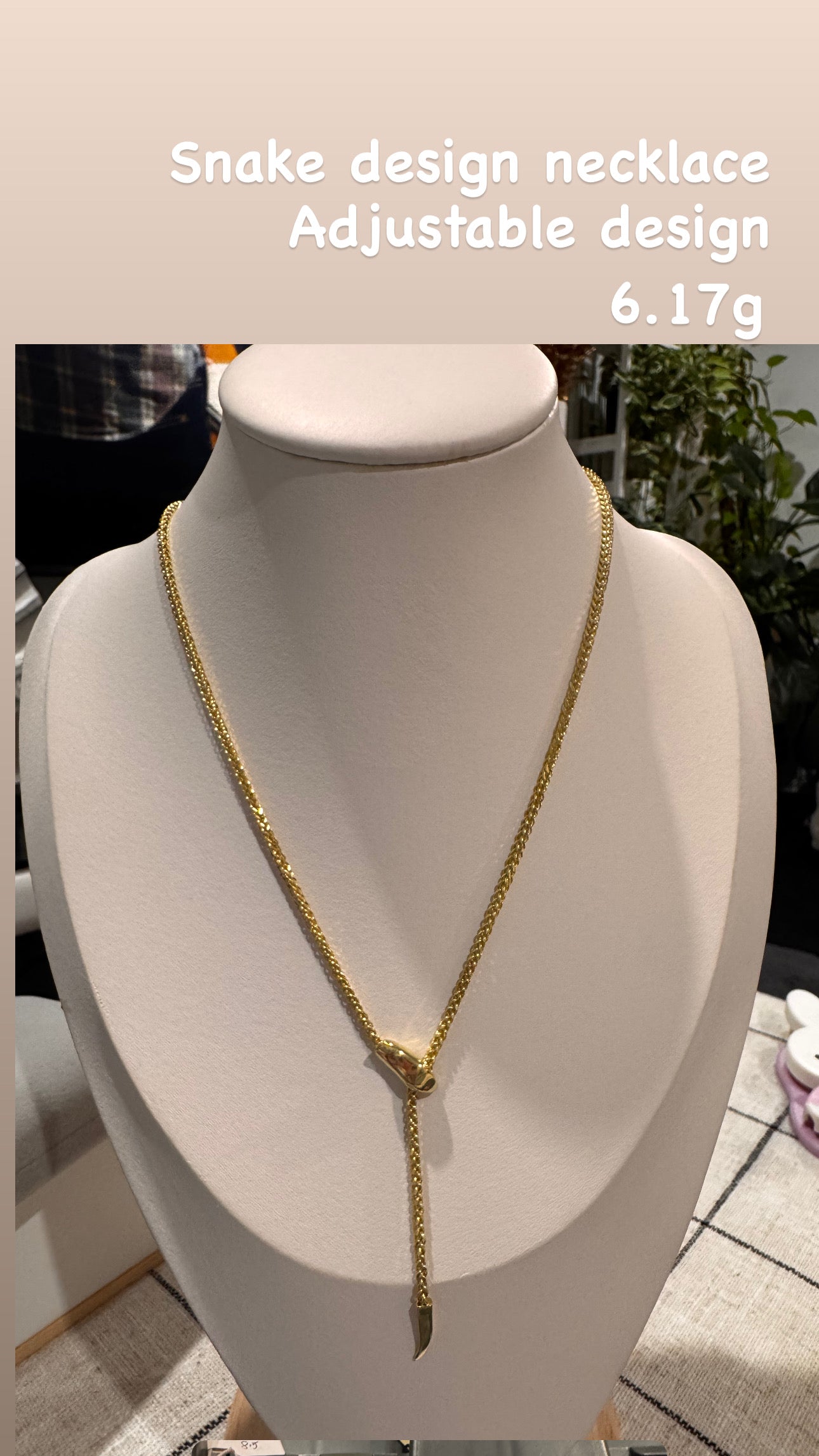 Serpent design necklace