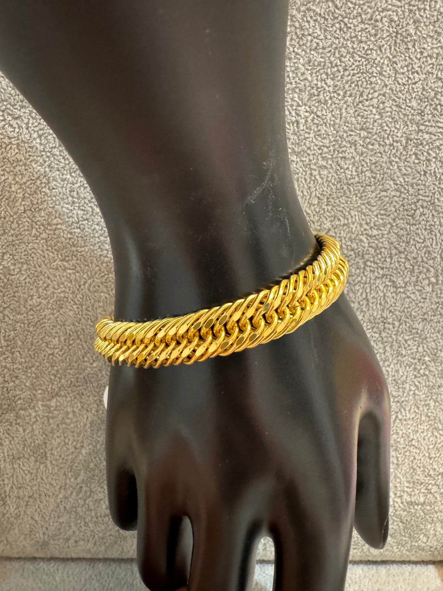 Triple lock solid bracelet