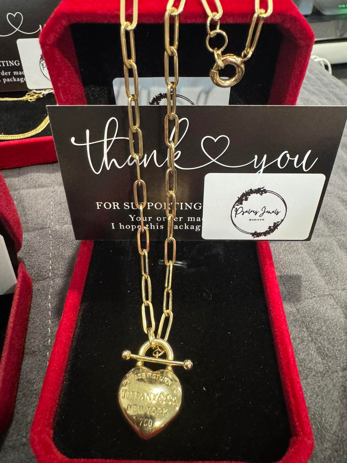 Ladies necklace