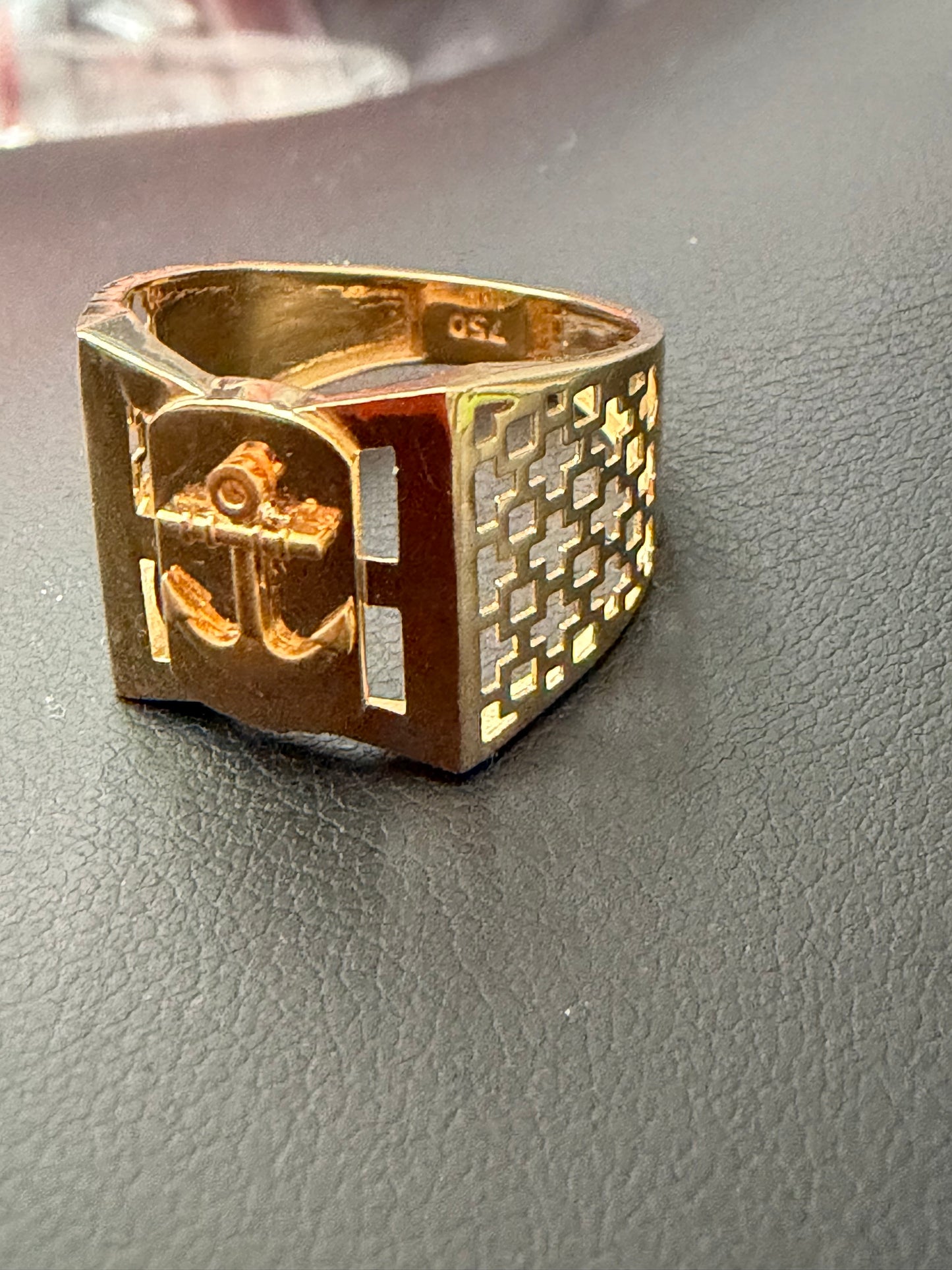 Men’s ring