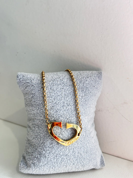 C centered necklace