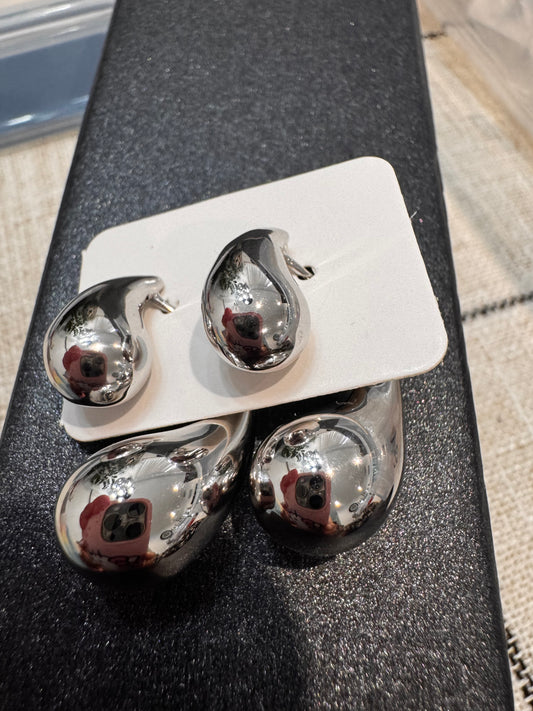 White gold earrings catch back