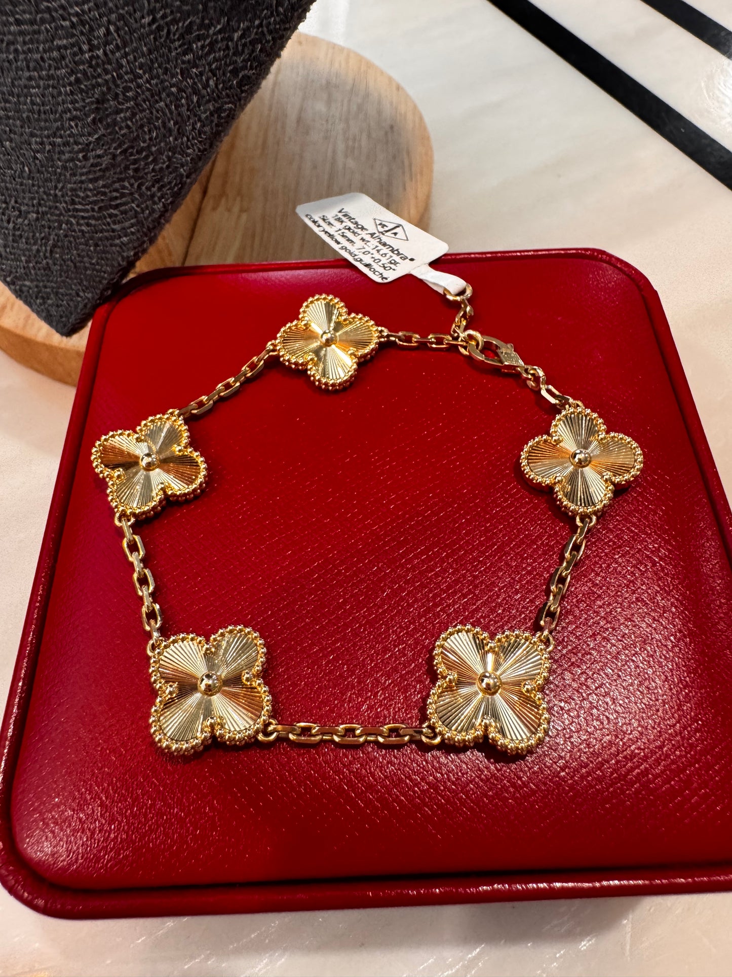 Hk Clover bracelet