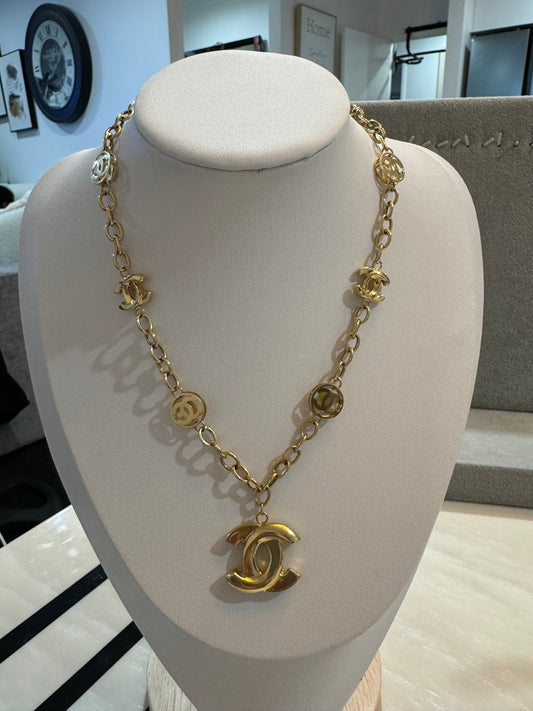 Necklace station