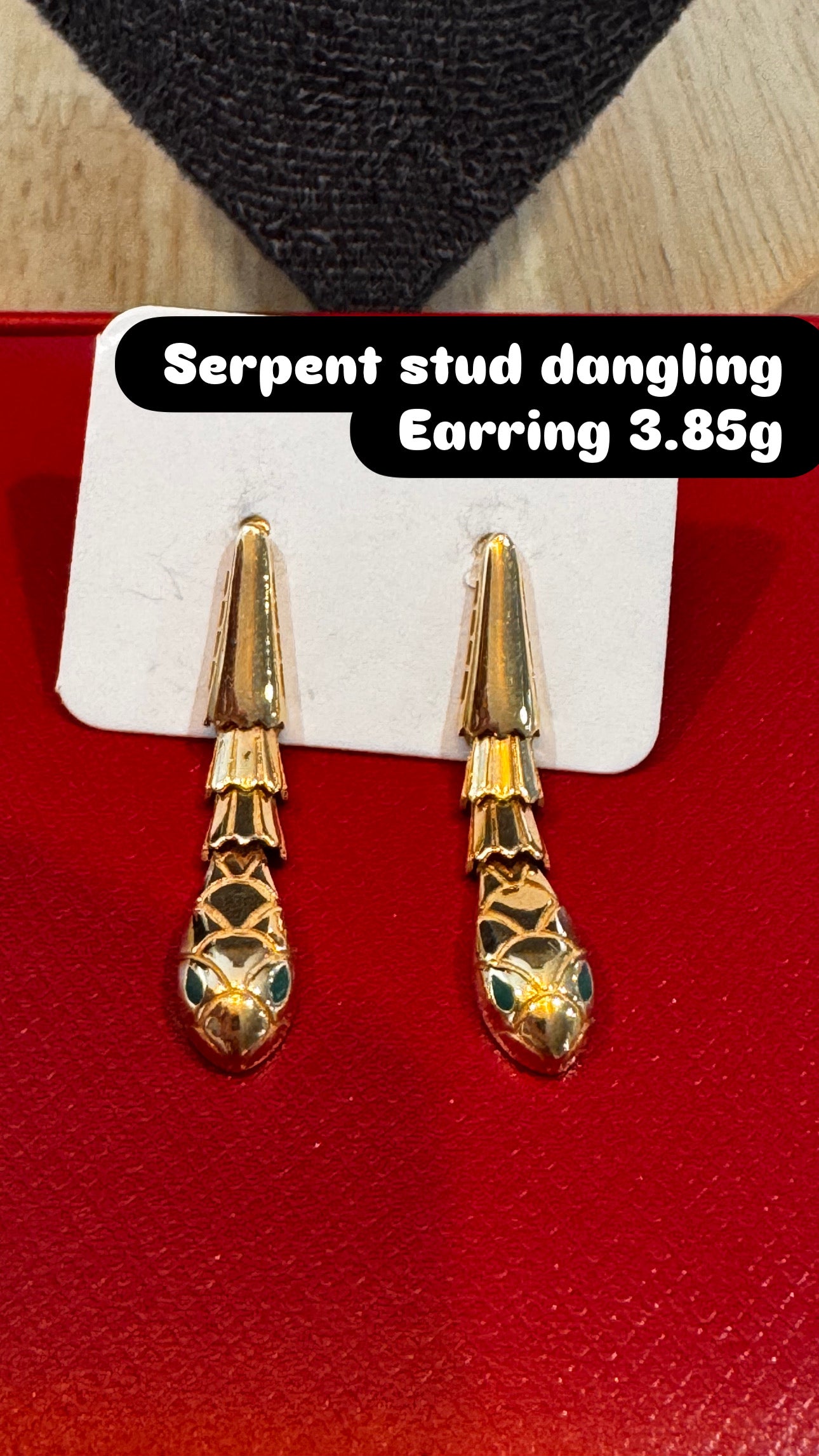 Drop earring serpent