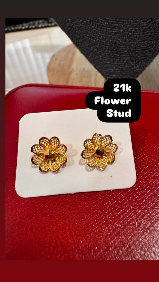 Flower stud earring