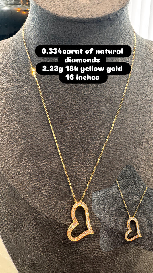 Necklace with natural diamond