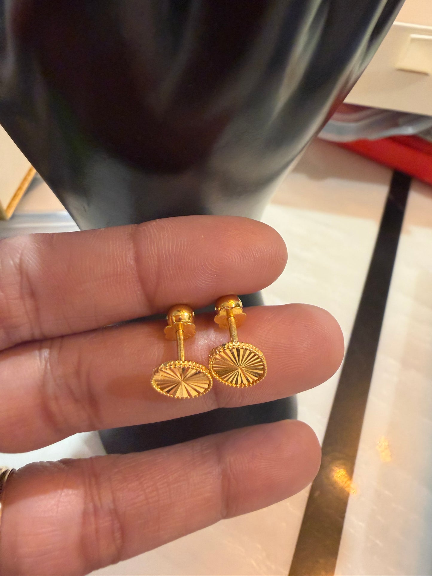 Screw stud 21k