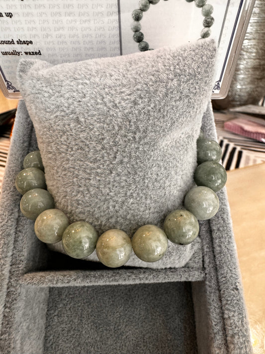 Jade beads bracelet