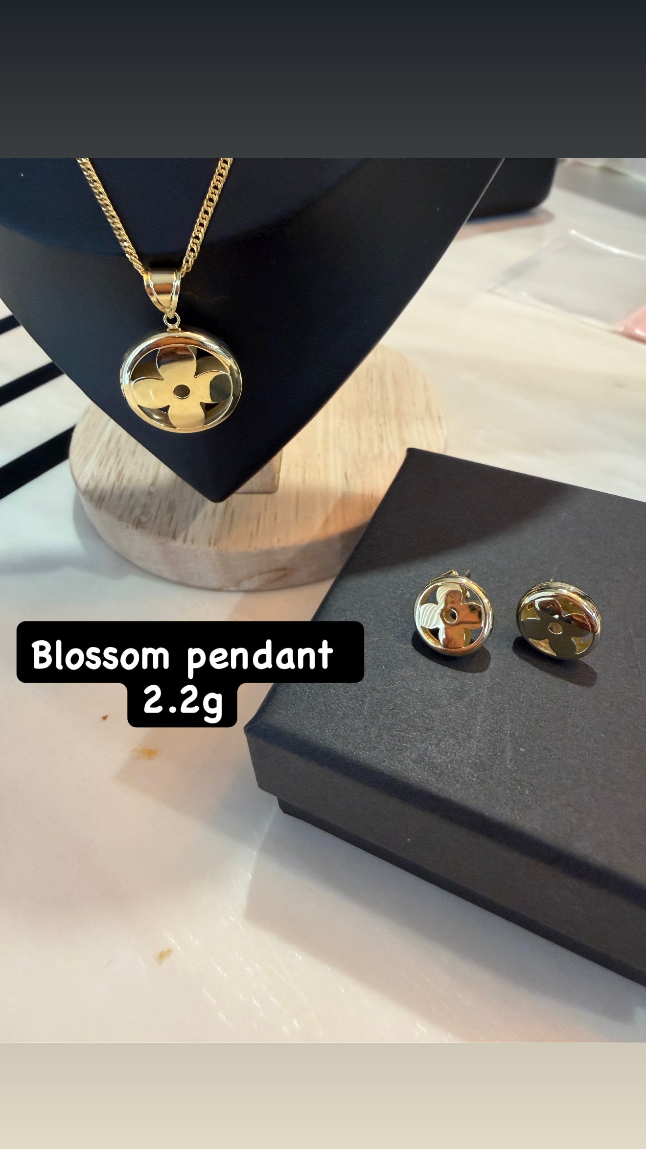 Blossom pendant