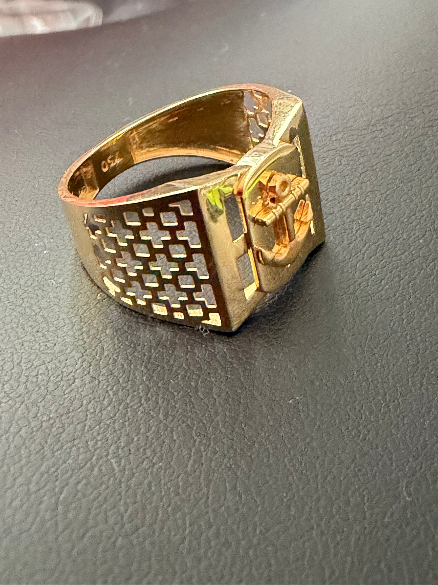 Men’s ring