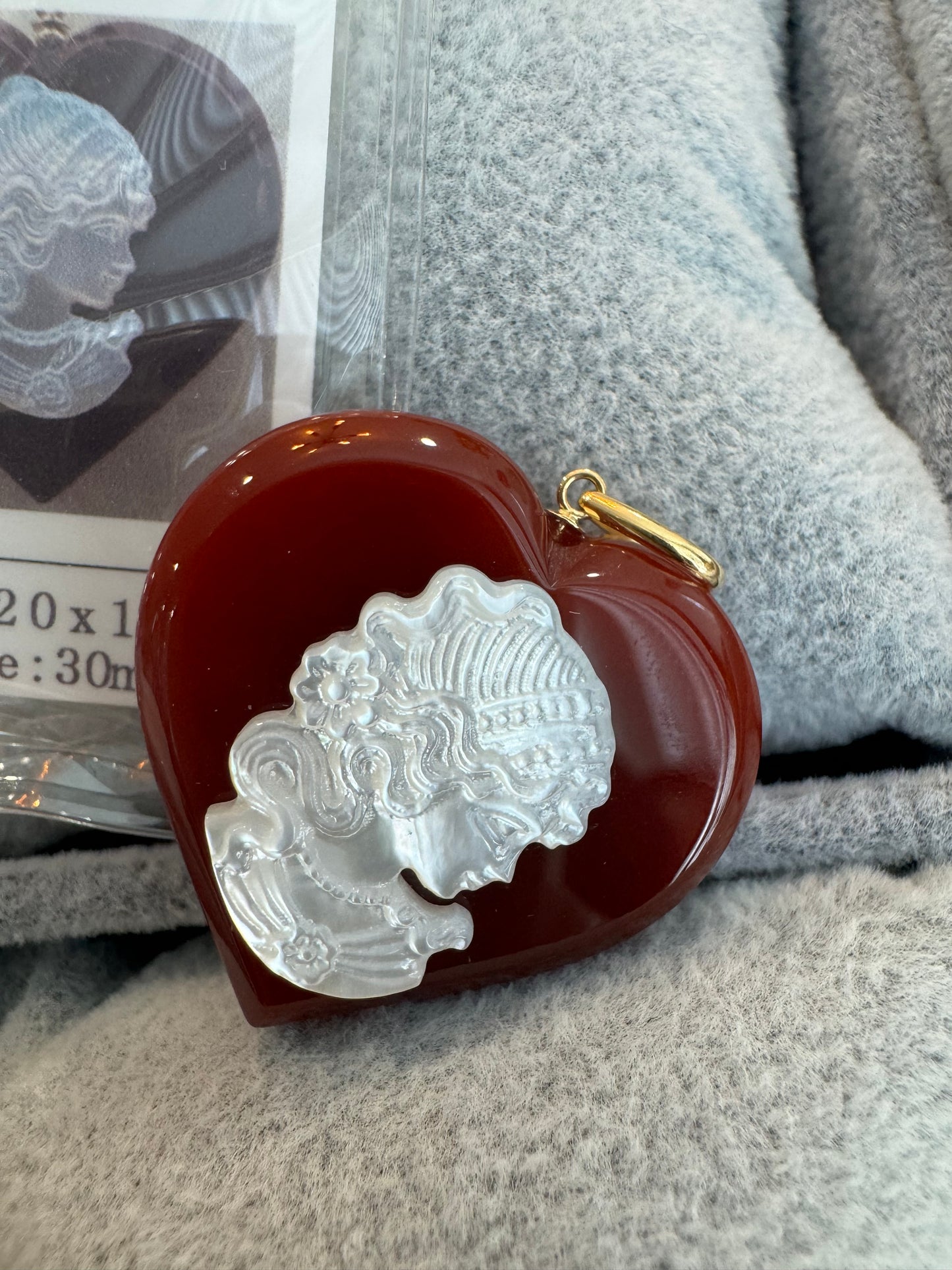 Red agate pendant