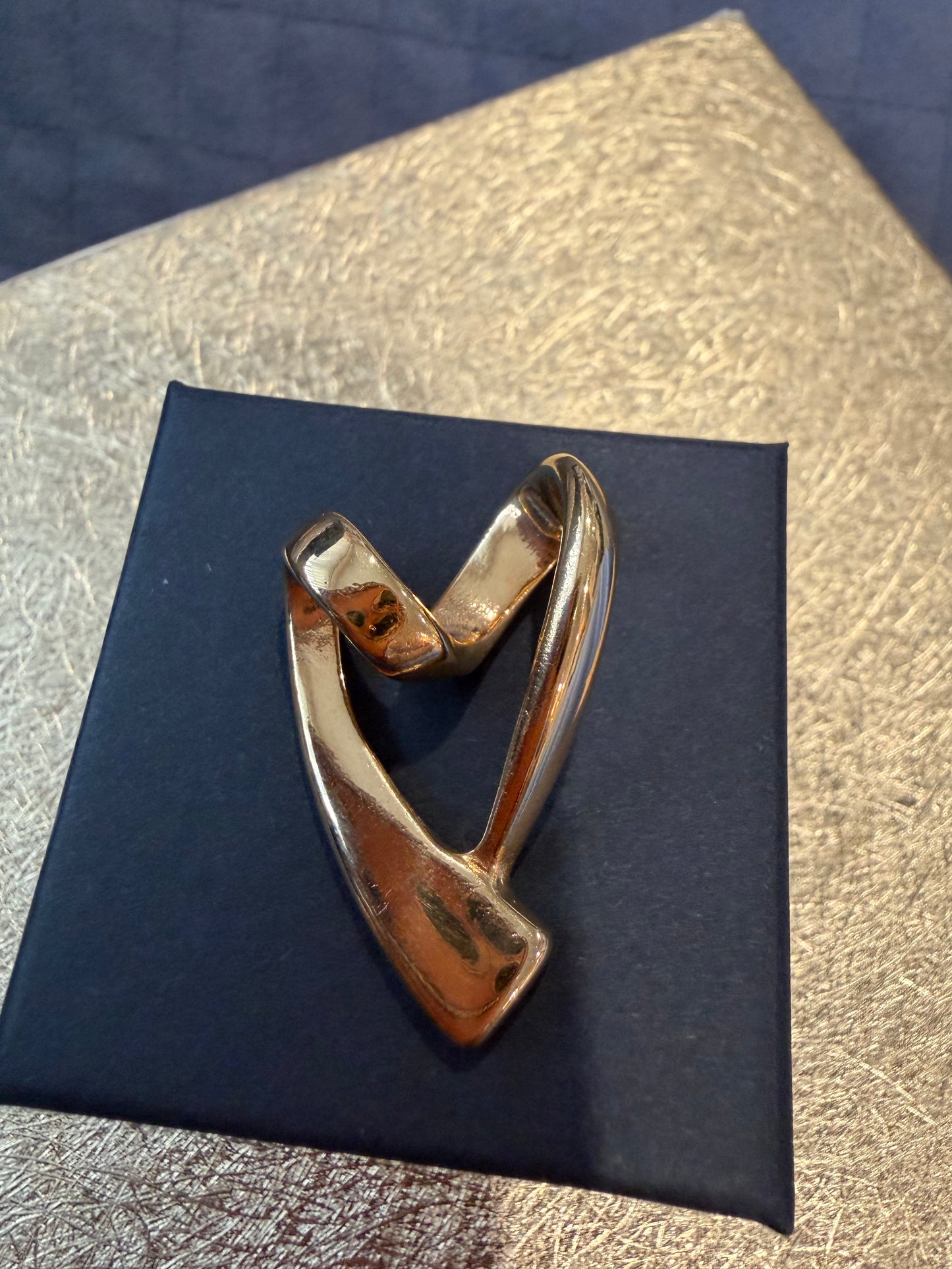 Open heart EF pendant